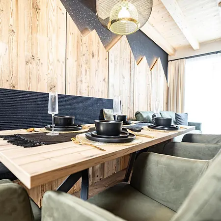 24 By Bruecke * Mayrhofen