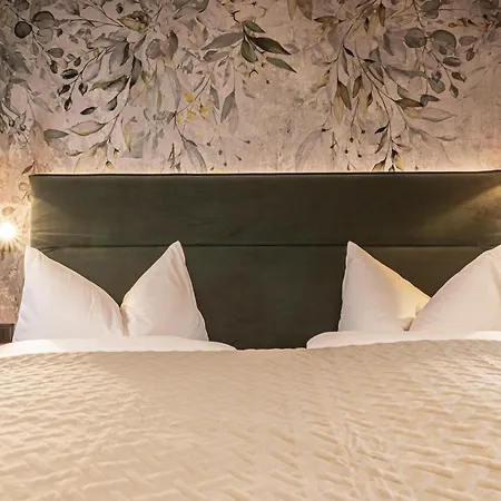 24 By Brücke * Mayrhofen