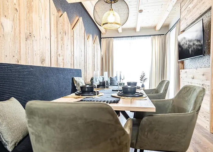 24 By Bruecke * Майрхофен